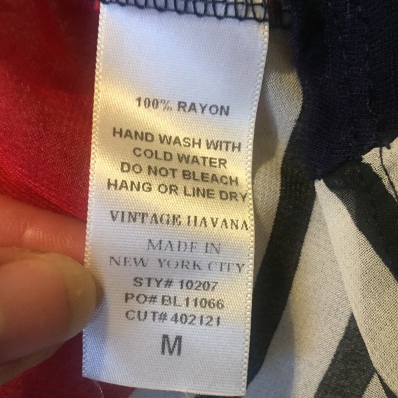 🌸Vintage Havana Navy Striped Shear Racerback Tank - Picture 4 of 7